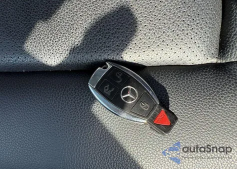 2014 Mercedes-Benz E 350 4Matic из США, поврежденный, VIN WDDHH8JB8EA906141